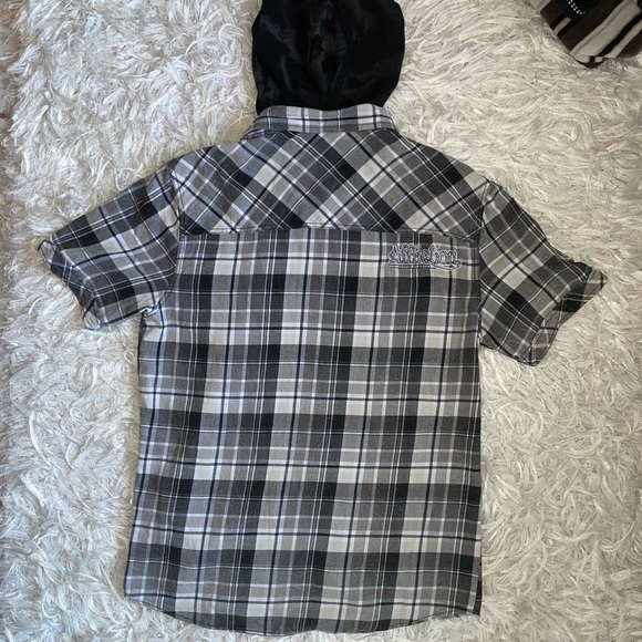 Affliction Hooded Snap Up Tee. L - Picture 14 of 15